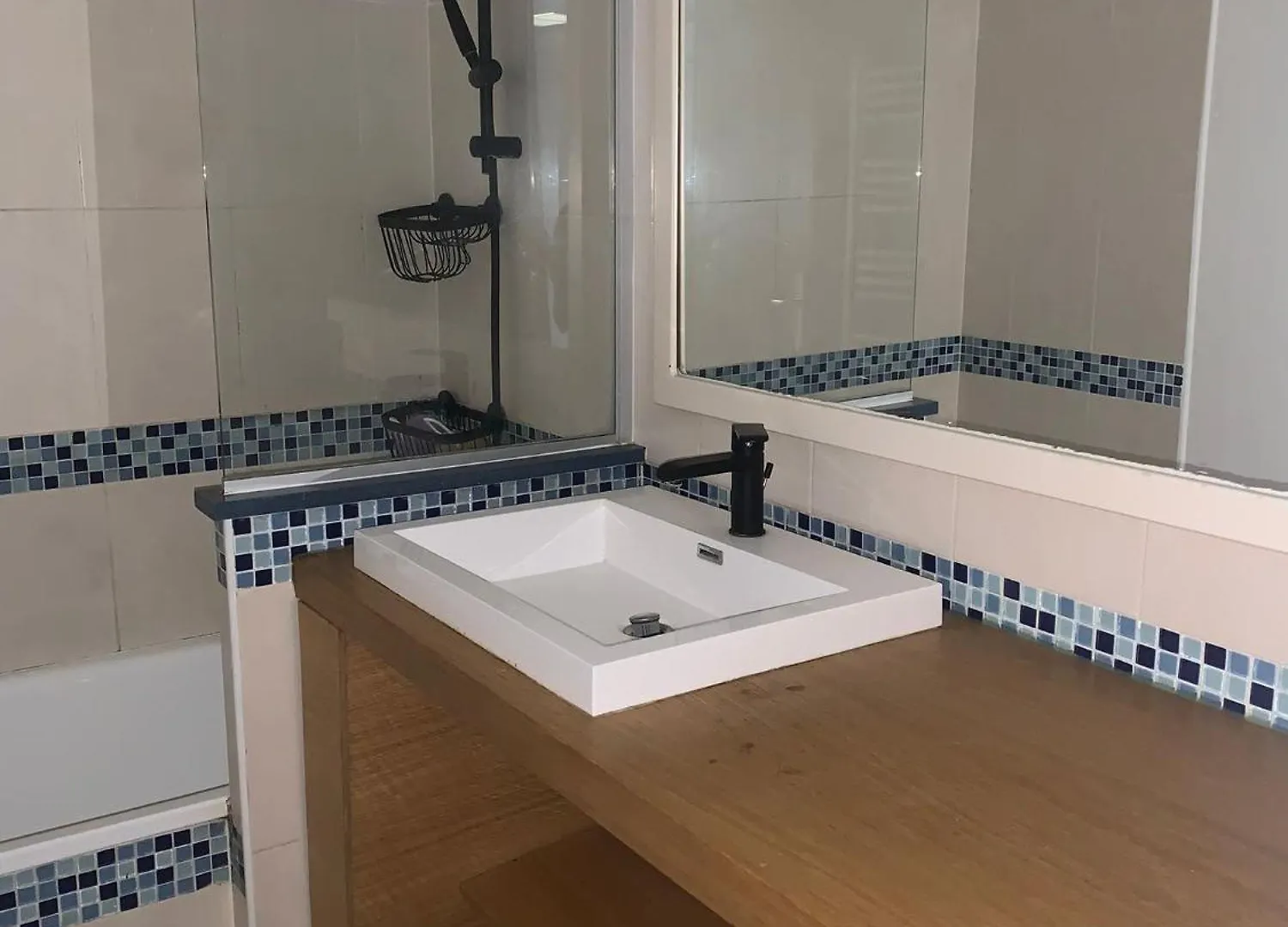 Apartment Heliotel Marine 4* Bord De Mer Saint-Laurent-du-Var França